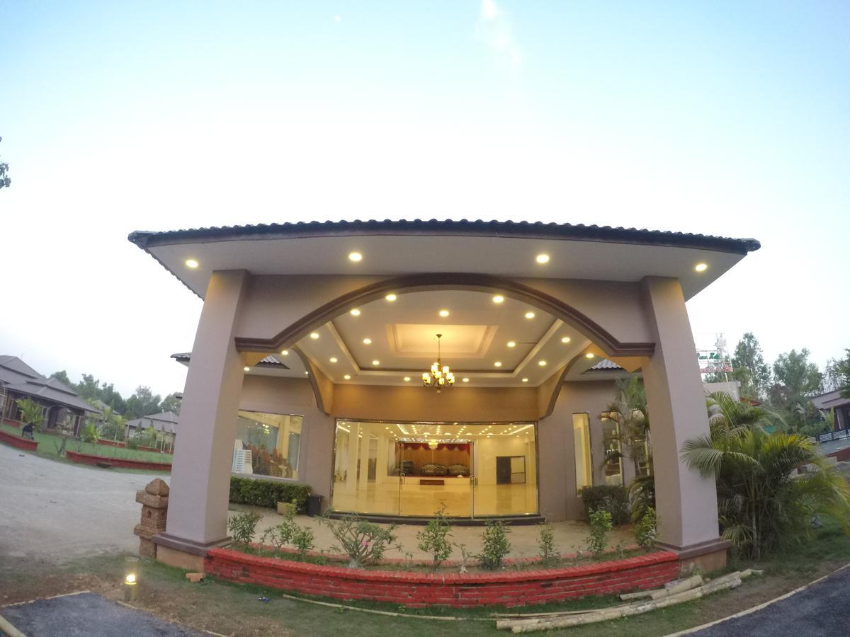 Hpa An Breeze Hotel Hpa-an Exterior photo